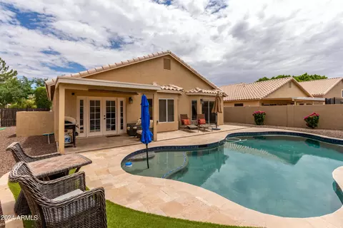 886 S Port Dr, Gilbert, AZ 85233