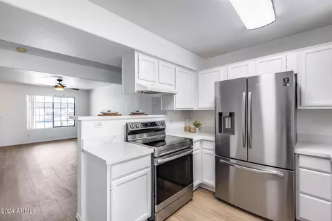 7801 N 44th Dr #1111, Glendale, AZ 85301