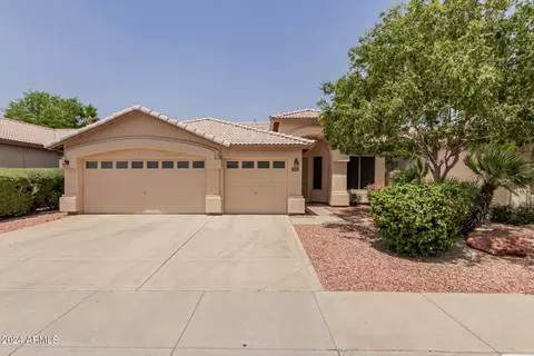 230 W Angela Dr, Phoenix, AZ 85023