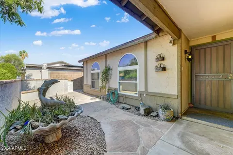 4043 Eugie Ave, Phoenix, AZ 85032 photo 2