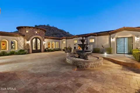 8535 E Regina Cir, Mesa, AZ 85207 photo 3