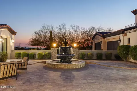 8535 E Regina Cir, Mesa, AZ 85207 photo 2