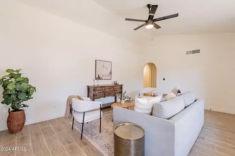 8520 W Palm Ln #1061, Phoenix, AZ 85037