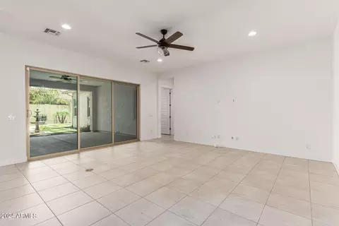 10040 E Satellite Dr, Mesa, AZ 85212 photo 5