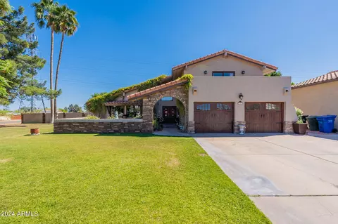 5101 W Whispering Wind Dr, Glendale, AZ 85310