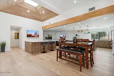 8151 E Del Caverna Dr, Scottsdale, AZ 85258