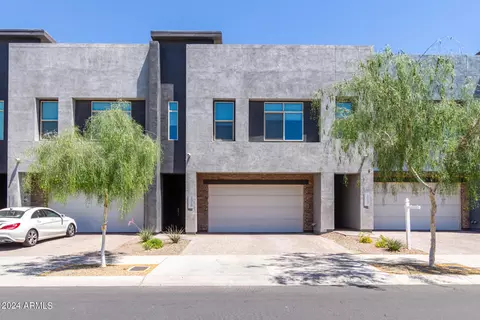 1916 W Kinfield Trl, Phoenix, AZ 85085