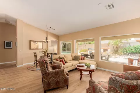 3326 E Marco Polo Rd, Phoenix, AZ 85050 photo 9