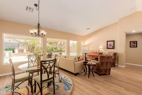 3326 E Marco Polo Rd, Phoenix, AZ 85050 photo 8
