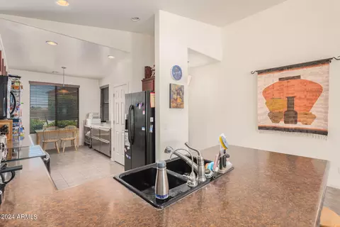 6520 S 37th Dr, Phoenix, AZ 85041 photo 12