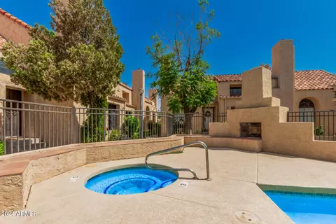 1025 E Highland Ave #34, Phoenix, AZ 85014 photo 3