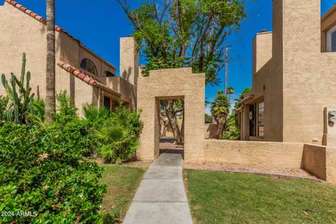 1025 E Highland Ave #34, Phoenix, AZ 85014 photo 13