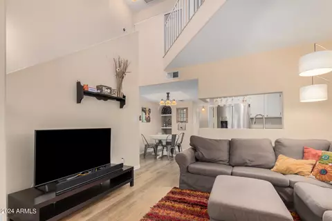 1025 E Highland Ave #34, Phoenix, AZ 85014