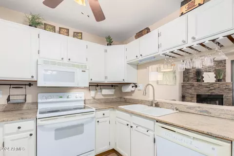 1025 E Highland Ave #34, Phoenix, AZ 85014 photo 18