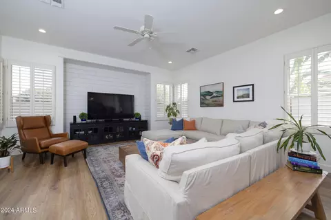 614 E Hampton Ct, Gilbert, AZ 85295 photo 8