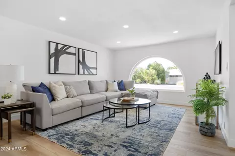 2619 E Mercer Ln, Phoenix, AZ 85028 photo 8