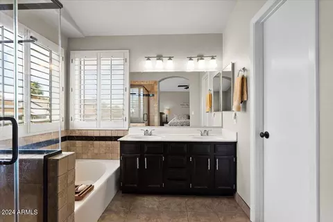 4202 E Saltsage Dr, Phoenix, AZ 85048 photo 9
