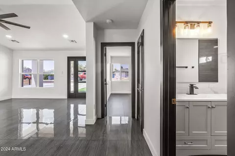 937 E Amelia Ave, Phoenix, AZ 85014 photo 23