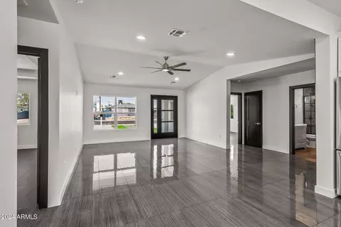 937 E Amelia Ave, Phoenix, AZ 85014 photo 12