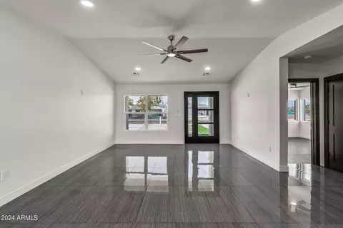 937 E Amelia Ave, Phoenix, AZ 85014 photo 11