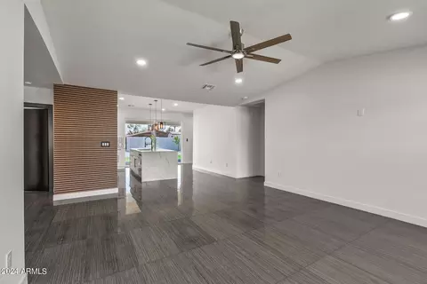 937 E Amelia Ave, Phoenix, AZ 85014 photo 9