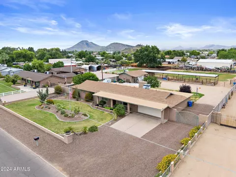 3744 W Westcott Dr, Glendale, AZ 85308