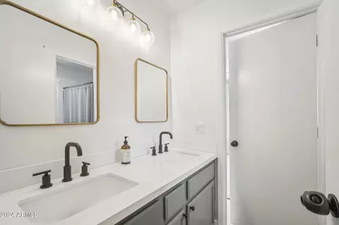 3364 E Menadota Dr, Phoenix, AZ 85050 photo 29