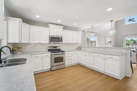 3364 E Menadota Dr, Phoenix, AZ 85050 photo 14
