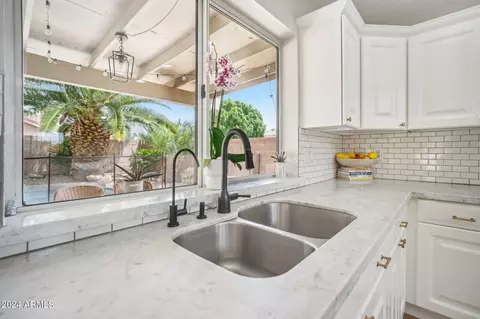 3364 E Menadota Dr, Phoenix, AZ 85050 photo 15