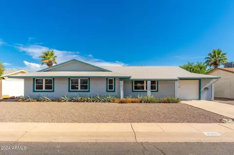 10325 W Monterosa Dr, Sun City, AZ 85351