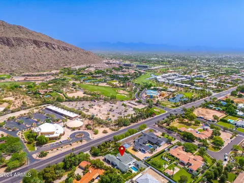 View/Area - 5905 E Camelback Rd, Phoenix, AZ 85018 photo 14 of 22