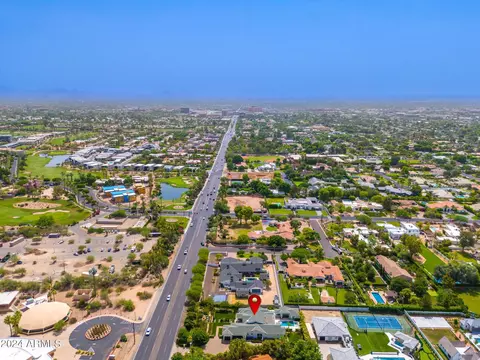 View/Area - 5905 E Camelback Rd, Phoenix, AZ 85018 photo 15 of 22