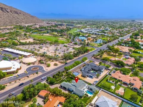 View/Area - 5905 E Camelback Rd, Phoenix, AZ 85018 photo 12 of 22