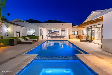 Exterior - 5905 E Camelback Rd, Phoenix, AZ 85018 photo 36 of 41