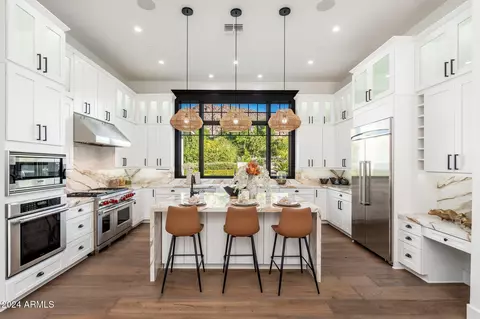 Kitchen - 5905 E Camelback Rd, Phoenix, AZ 85018 photo 1 of 13