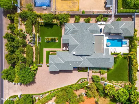 View/Area - 5905 E Camelback Rd, Phoenix, AZ 85018 photo 5 of 22