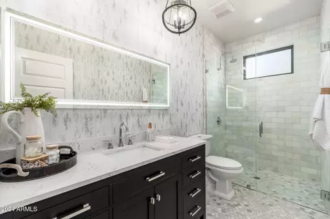 Bath - 5905 E Camelback Rd, Phoenix, AZ 85018 photo 8 of 11