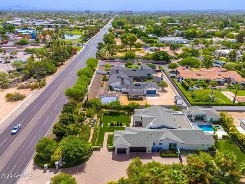 View/Area - 5905 E Camelback Rd, Phoenix, AZ 85018 photo 4 of 22