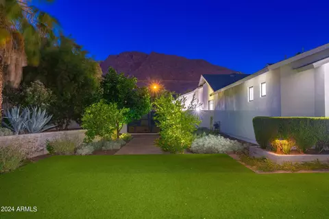 Exterior - 5905 E Camelback Rd, Phoenix, AZ 85018 photo 39 of 41