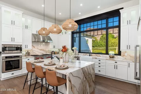 Kitchen - 5905 E Camelback Rd, Phoenix, AZ 85018 photo 4 of 13