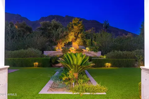 Exterior - 5905 E Camelback Rd, Phoenix, AZ 85018 photo 32 of 41