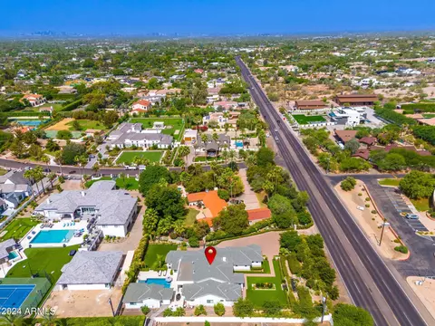 View/Area - 5905 E Camelback Rd, Phoenix, AZ 85018 photo 8 of 22