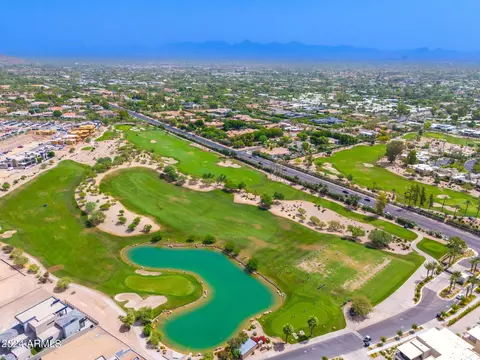View/Area - 5905 E Camelback Rd, Phoenix, AZ 85018 photo 19 of 22