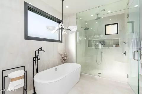 Bath - 5905 E Camelback Rd, Phoenix, AZ 85018 photo 3 of 11