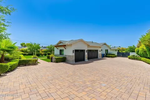 Exterior - 5905 E Camelback Rd, Phoenix, AZ 85018 photo 4 of 41