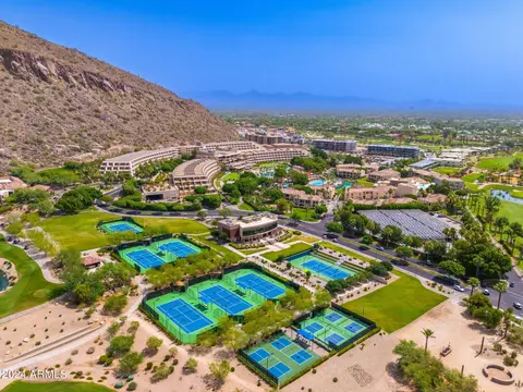 View/Area - 5905 E Camelback Rd, Phoenix, AZ 85018 photo 18 of 22
