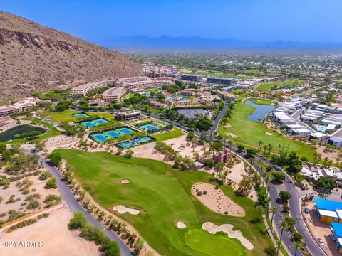 View/Area - 5905 E Camelback Rd, Phoenix, AZ 85018 photo 17 of 22