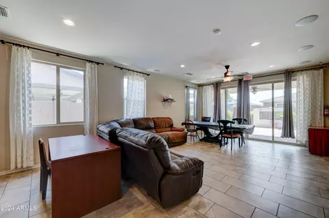 3228 S 75th Dr, Phoenix, AZ 85043 photo 3