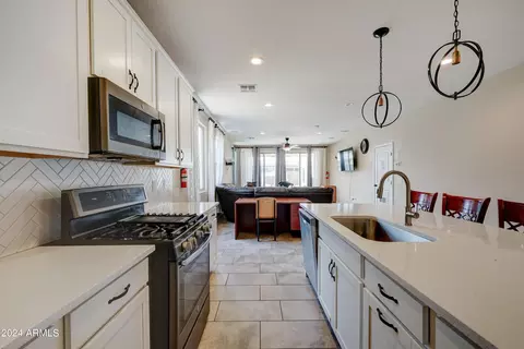 3228 S 75th Dr, Phoenix, AZ 85043 photo 10