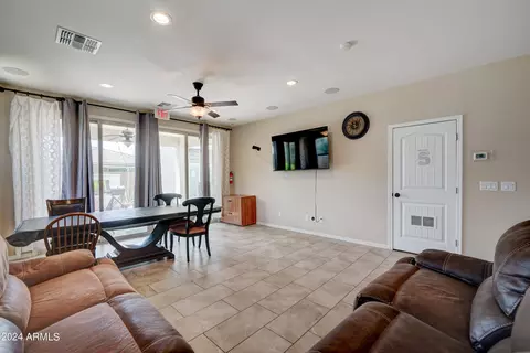 3228 S 75th Dr, Phoenix, AZ 85043 photo 4